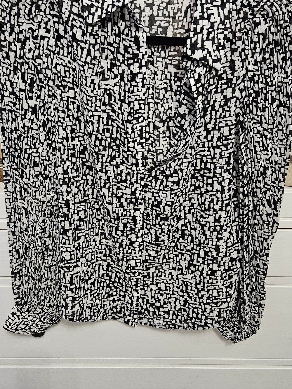 Suzy Shier Black and White Printed Blouse